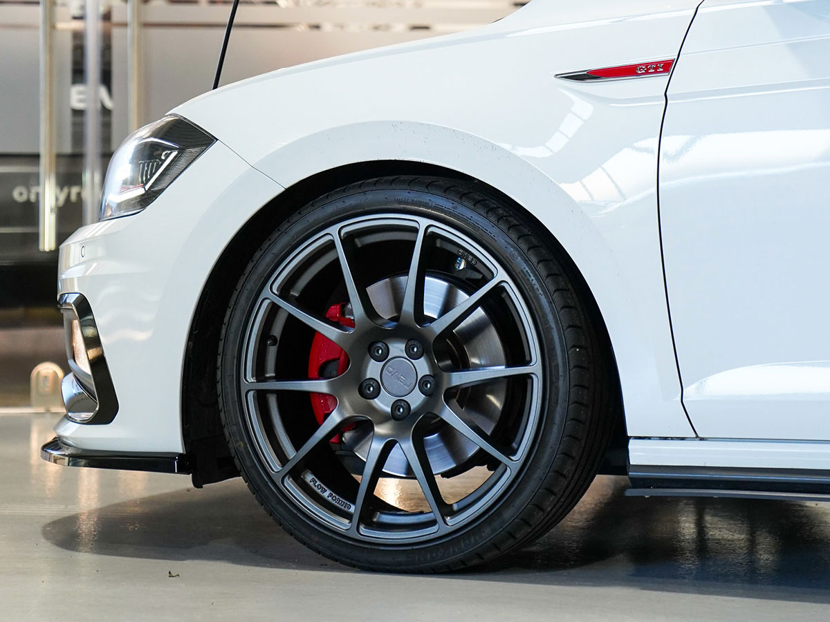 Revo rf018 vag wheel 18x8j - 5x100 (57. 1cb) - et42 5 Revo rf018 vag wheel 18x8j - 5x100 (57. 1cb) - et42 - image 5