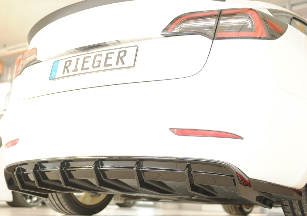 Rieger tesla model 3 prefacelift rear diffuser 5 Rieger tesla model 3 prefacelift rear diffuser - image 5