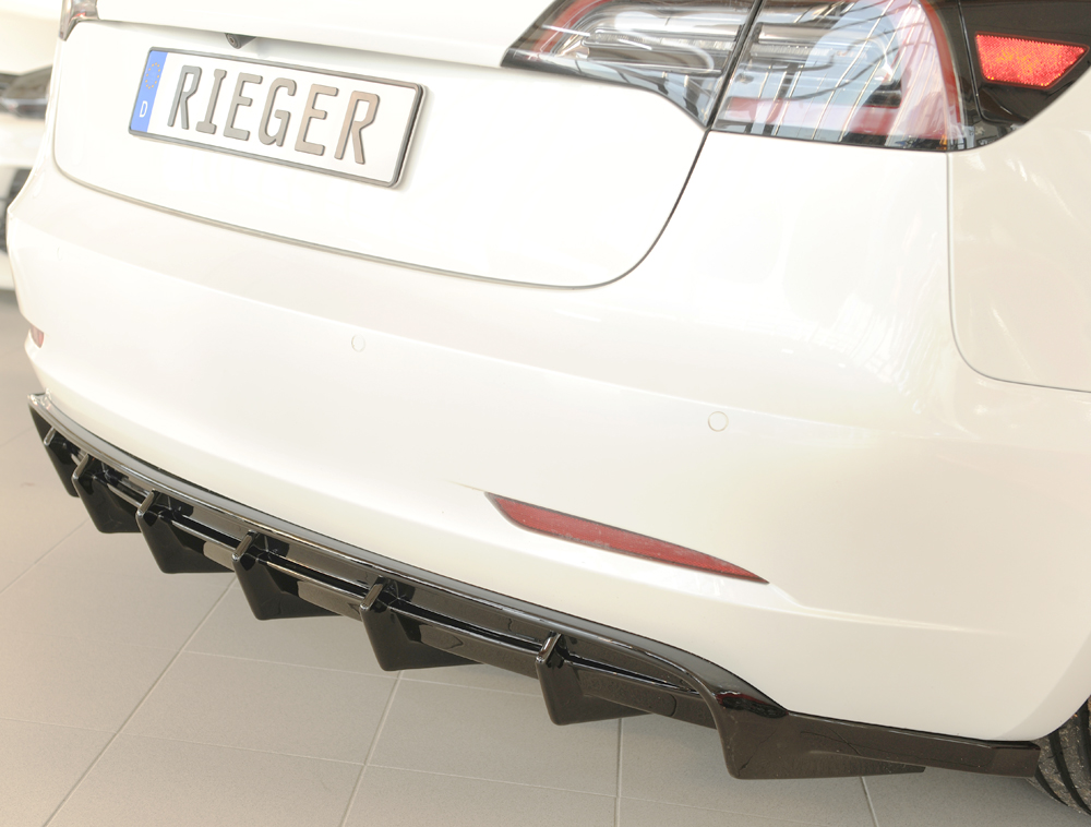 Rieger tesla model 3 prefacelift rear diffuser 4 Rieger tesla model 3 prefacelift rear diffuser - image 4