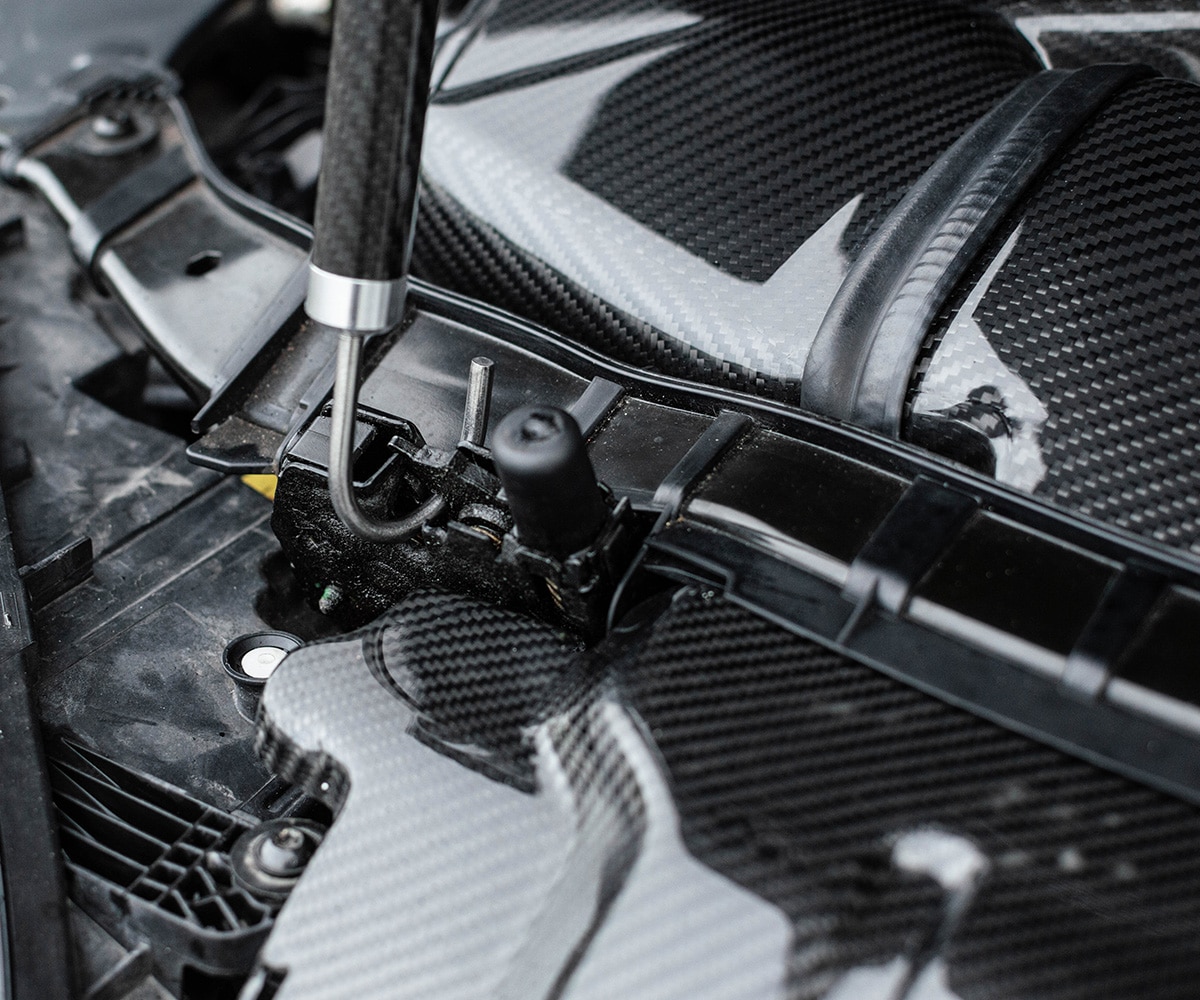 Pro props 'black edition' carbon fibre bonnet prop 12 Pro props 'black edition' carbon fibre bonnet prop - image 12