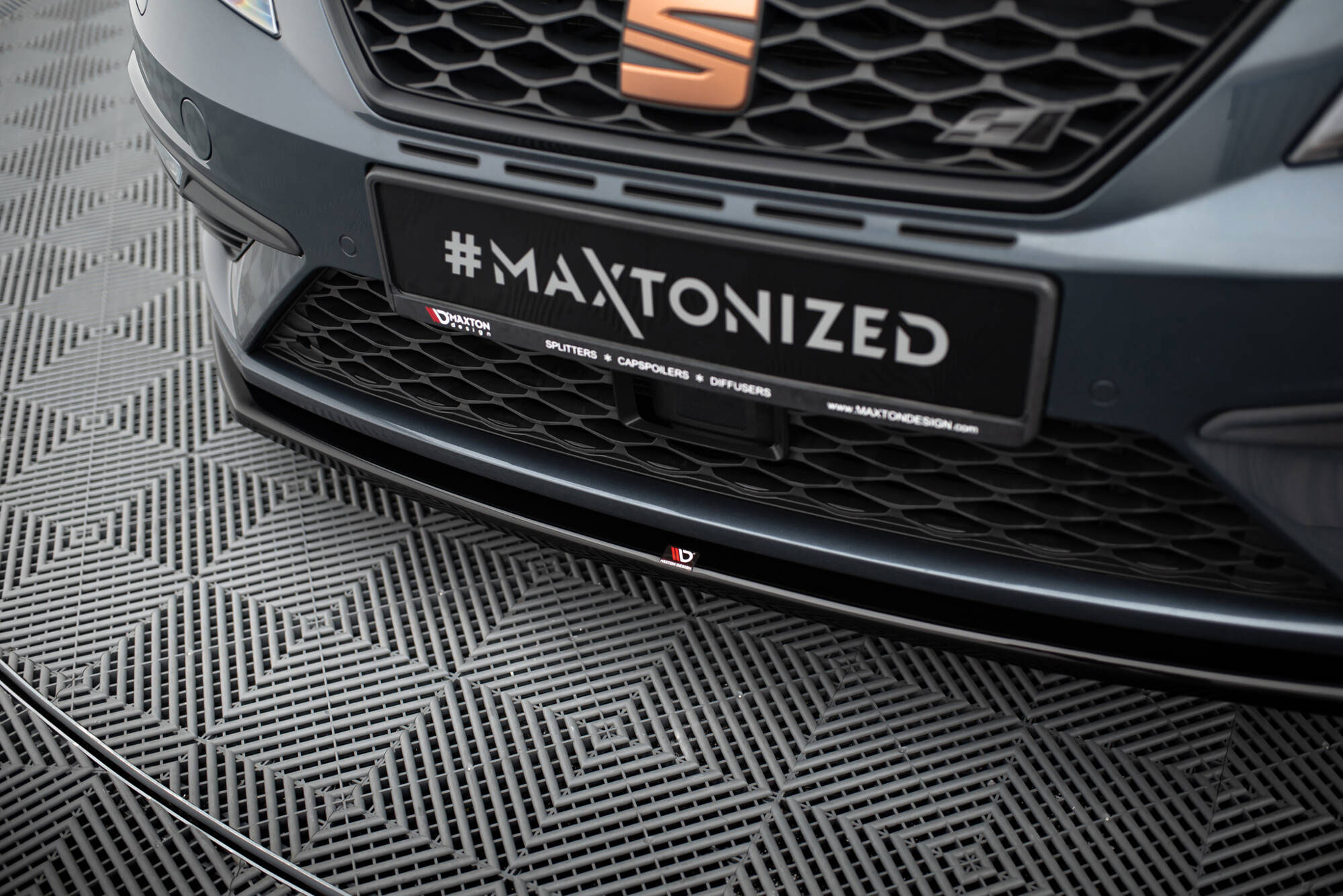 Maxton front splitter v7 seat leon cupra/fr mk3 facelift models 4 Maxton front splitter v7 seat leon cupra/fr mk3 facelift models - image 4