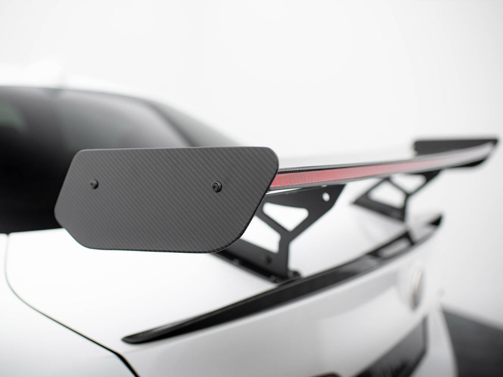 Maxton carbon spoiler with led for alfa romeo giulia quadrifoglio 7 Maxton carbon spoiler with led for alfa romeo giulia quadrifoglio - image 7