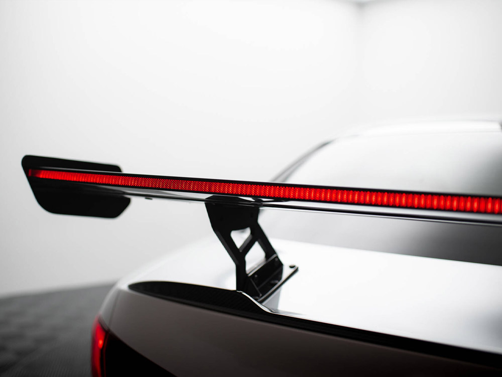 Maxton carbon spoiler with led for alfa romeo giulia quadrifoglio 9 Maxton carbon spoiler with led for alfa romeo giulia quadrifoglio - image 9