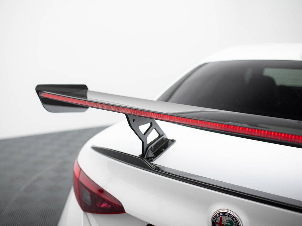 Maxton carbon spoiler with led for alfa romeo giulia quadrifoglio 10 Maxton carbon spoiler with led for alfa romeo giulia quadrifoglio - image 10