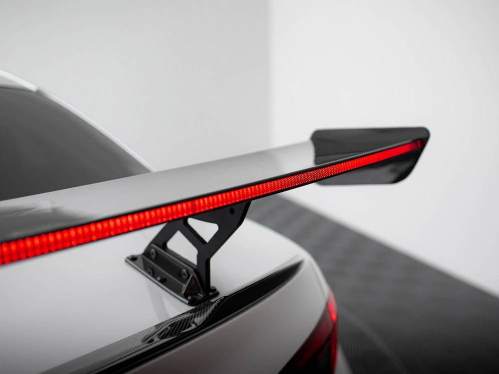 Maxton carbon spoiler with led for alfa romeo giulia quadrifoglio 8 Maxton carbon spoiler with led for alfa romeo giulia quadrifoglio - image 8