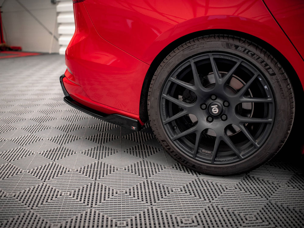 Maxton rear side splitters ford focus st estate mk4 v8 4 Maxton rear side splitters ford focus st estate mk4 v8 - image 4