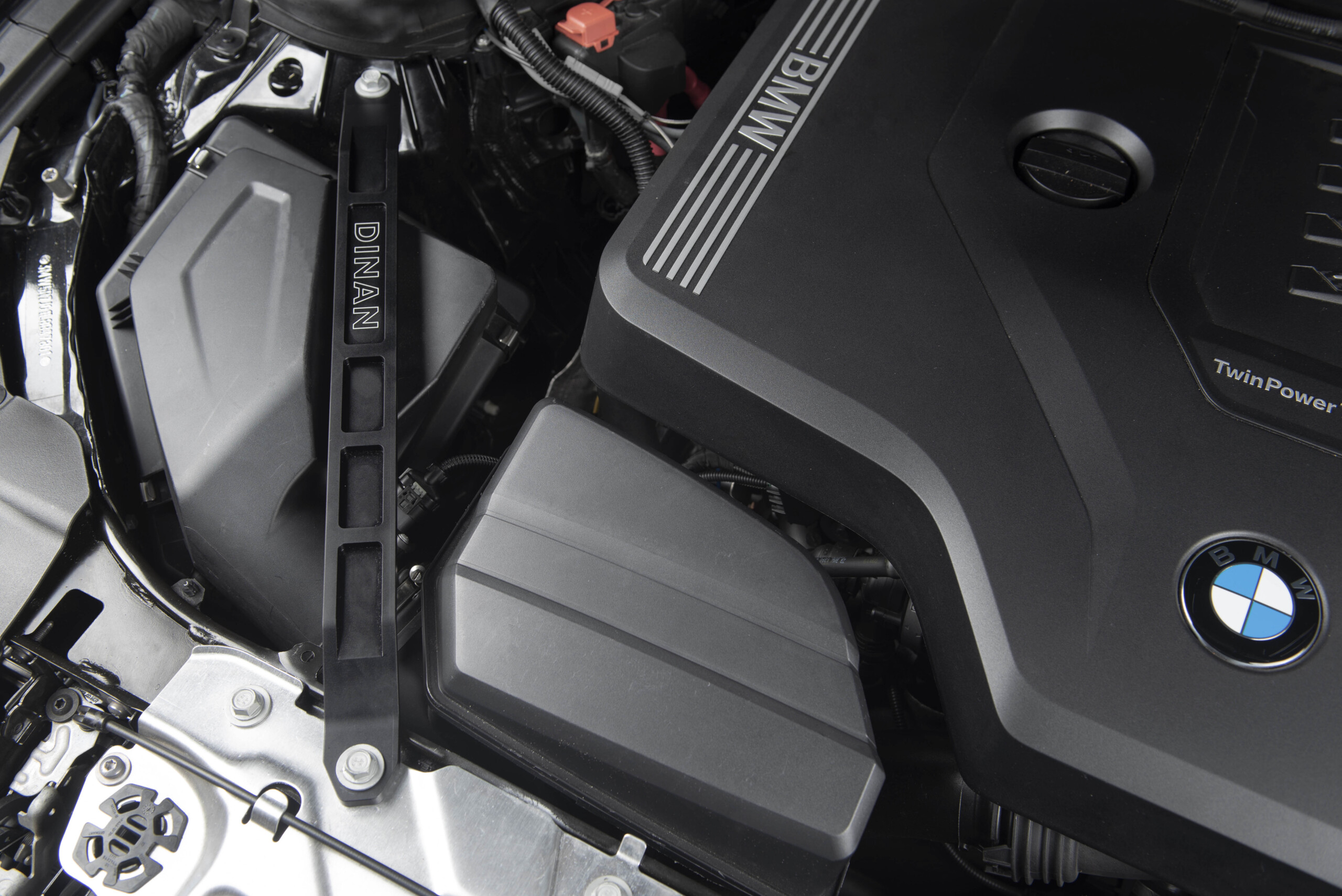 Dinan front aluminium strut tower braces for bmw 430i/m440i (g22/g23/g26) 2021-2025 9 Dinan front aluminium strut tower braces for bmw 430i/m440i (g22/g23/g26) 2021-2025 - image 9