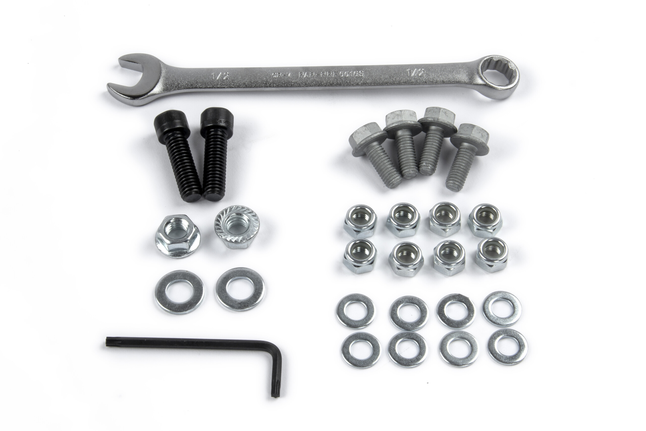 Dinan rear shock tower brace for bmw 5 series (e39) 1996-2003 - brushed aluminium with carbon inlays 2 Dinan rear shock tower brace for bmw 5 series (e39) 1996-2003 - brushed aluminium with carbon inlays - image 2