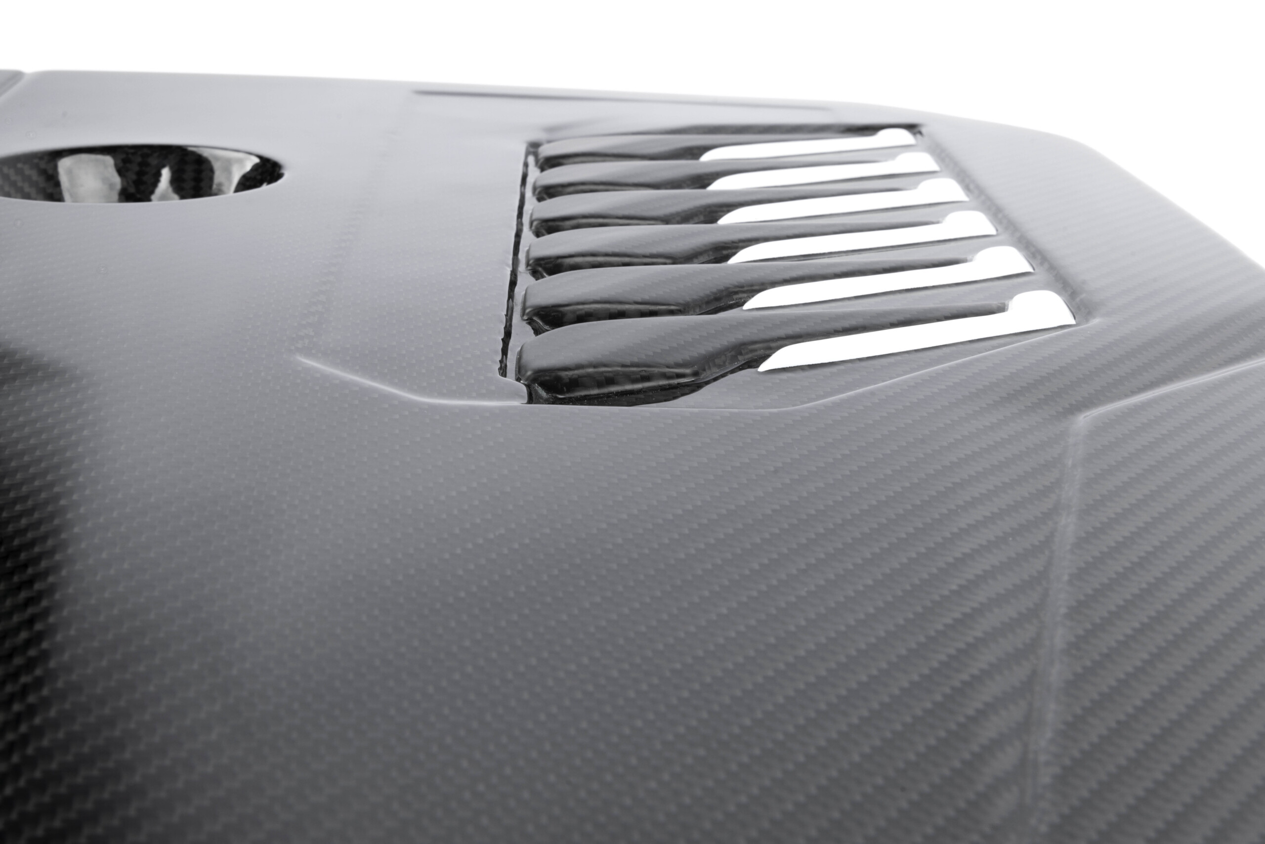 Dinan gloss carbon fibre engine cover for bmw b58d (g01/g02/g20/g22/g23/g26/g29/g42) 2020-2025 3 Dinan gloss carbon fibre engine cover for bmw b58d (g01/g02/g20/g22/g23/g26/g29/g42) 2020-2025 - image 3