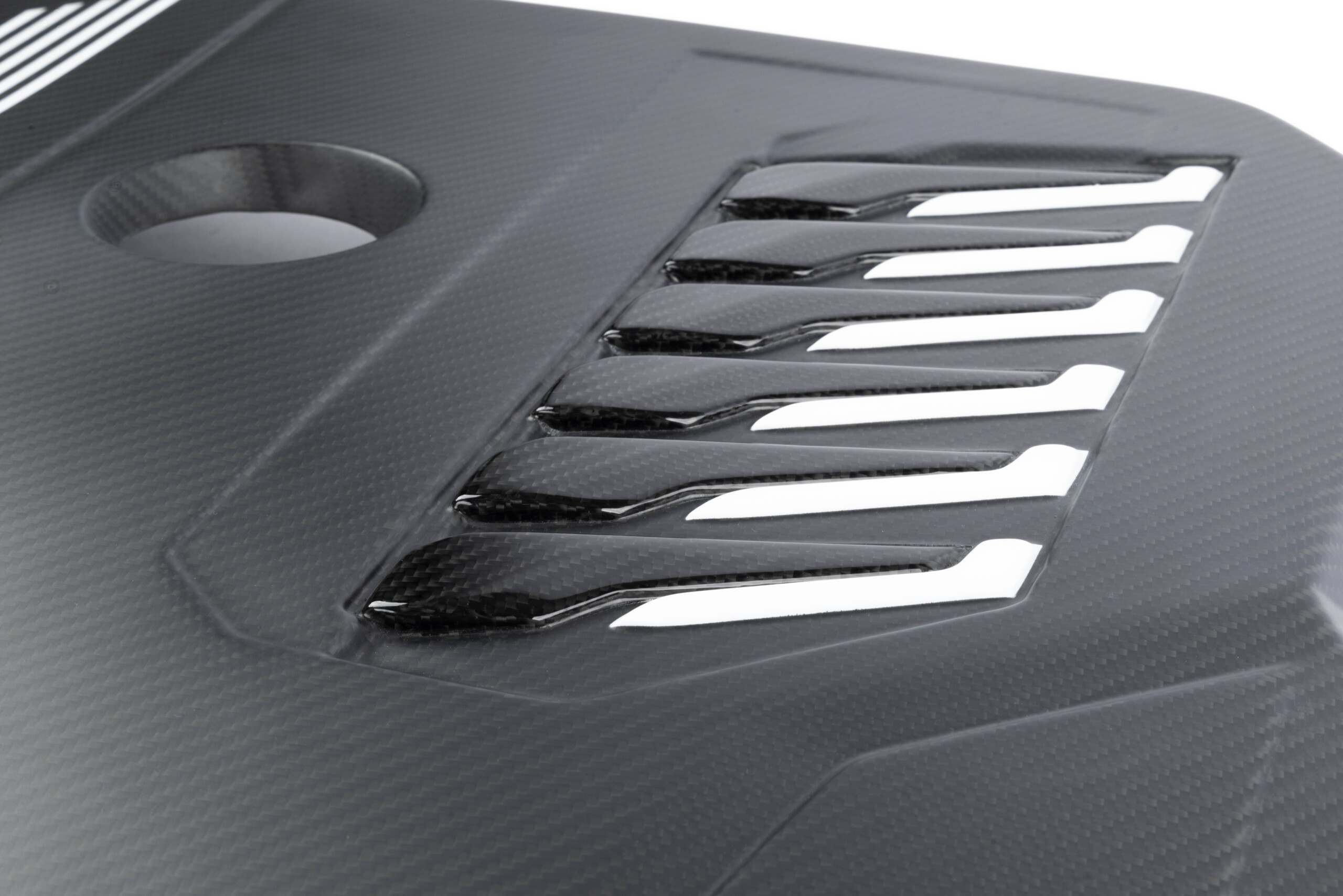 Dinan matte carbon fibre engine cover for bmw b58d (g01/g02/g20/g22/g23/g26/g29/g42) 2020-2025 5 Dinan matte carbon fibre engine cover for bmw b58d (g01/g02/g20/g22/g23/g26/g29/g42) 2020-2025 - image 5