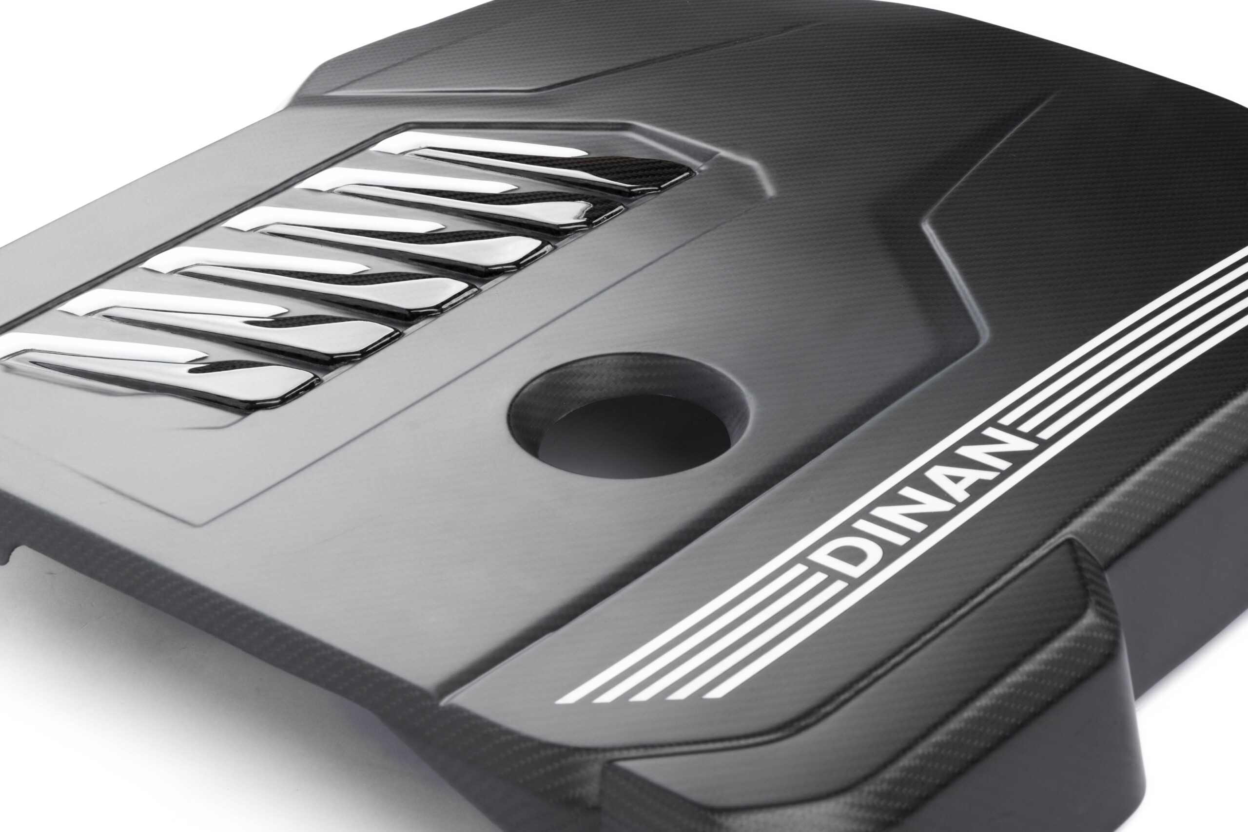 Dinan matte carbon fibre engine cover for bmw b58d (g01/g02/g20/g22/g23/g26/g29/g42) 2020-2025 2 Dinan matte carbon fibre engine cover for bmw b58d (g01/g02/g20/g22/g23/g26/g29/g42) 2020-2025 - image 2