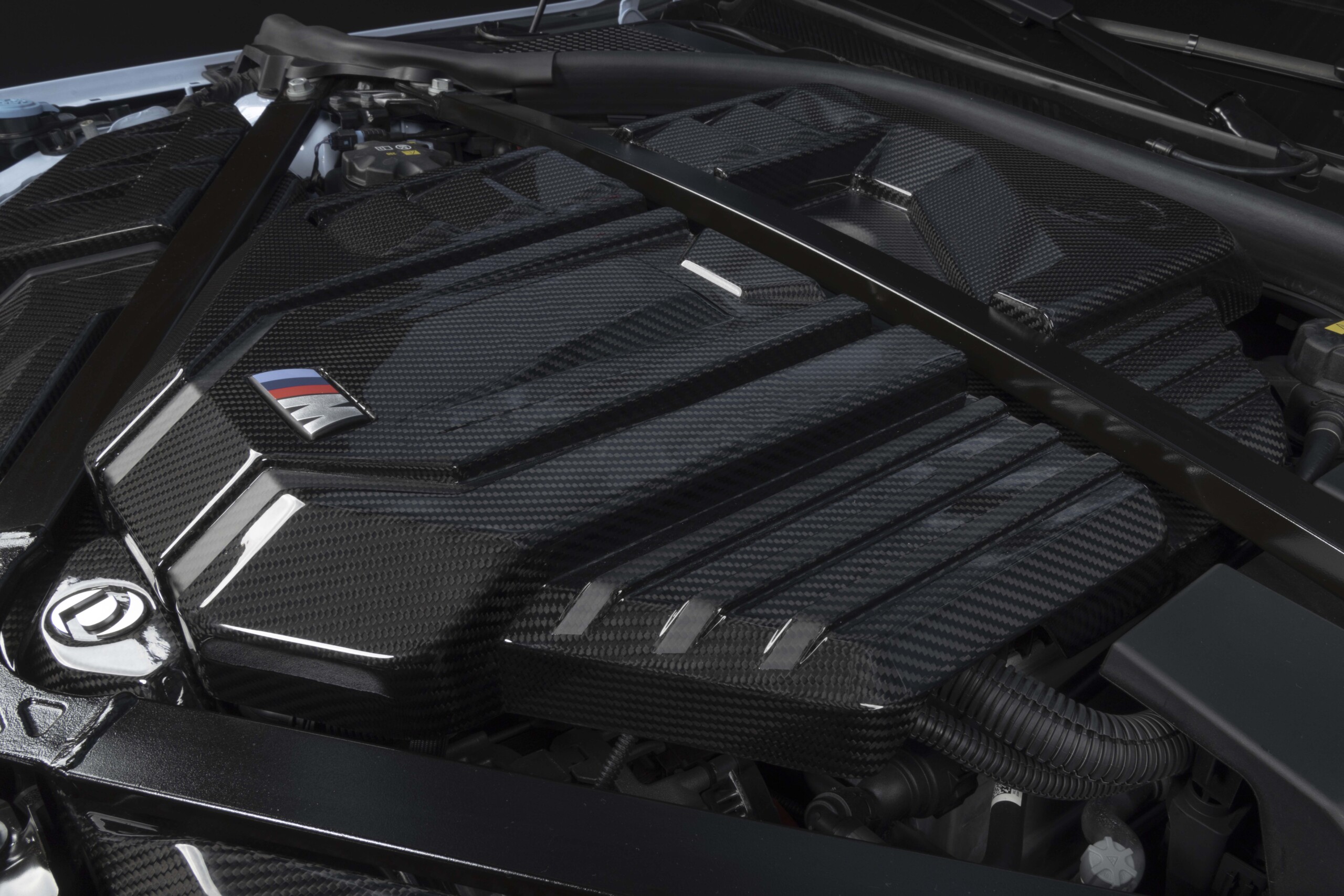 Dinan gloss carbon fibre engine cover for bmw m2/m3/m4 (g80/g82/g87) 2021-2025 6 Dinan gloss carbon fibre engine cover for bmw m2/m3/m4 (g80/g82/g87) 2021-2025 - image 6