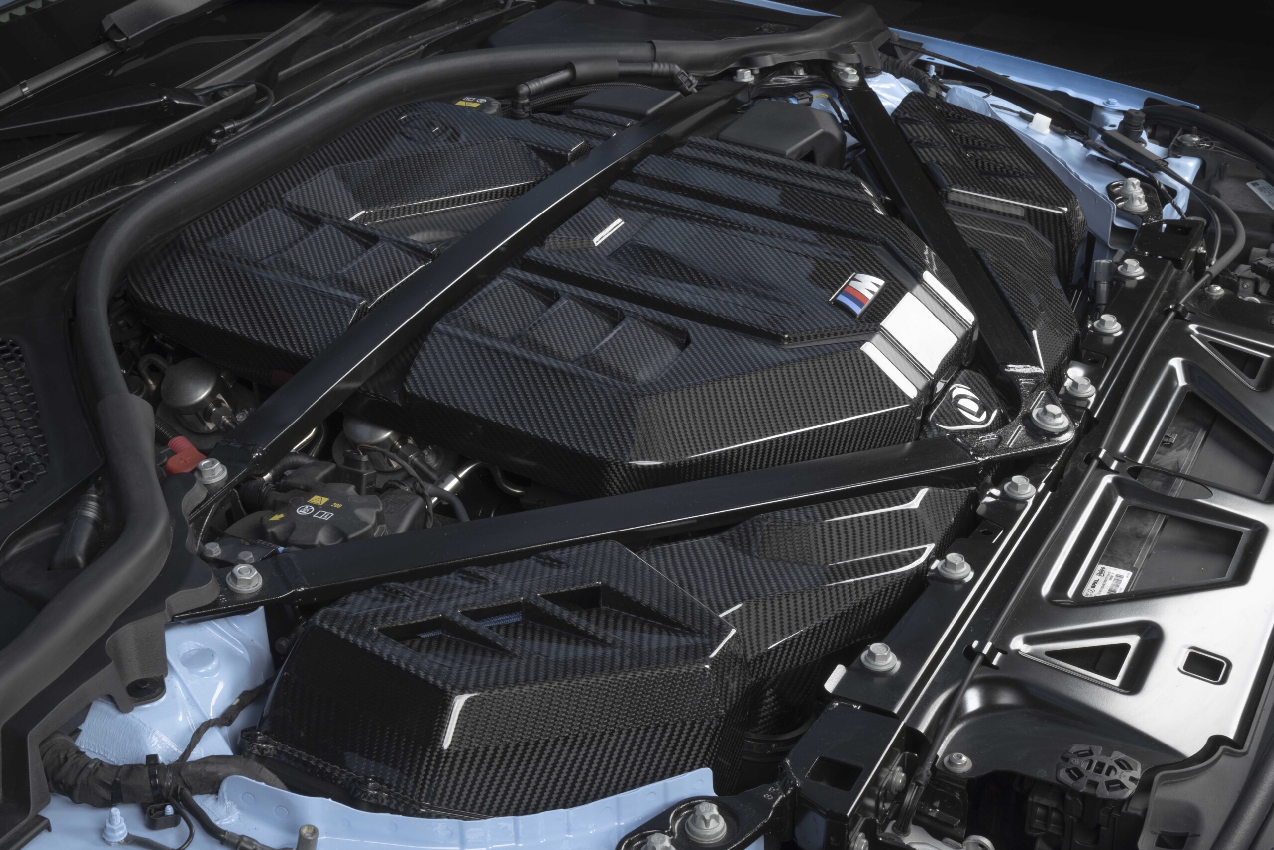 Dinan gloss carbon fibre engine cover for bmw m2/m3/m4 (g80/g82/g87) 2021-2025 4 Dinan gloss carbon fibre engine cover for bmw m2/m3/m4 (g80/g82/g87) 2021-2025 - image 4