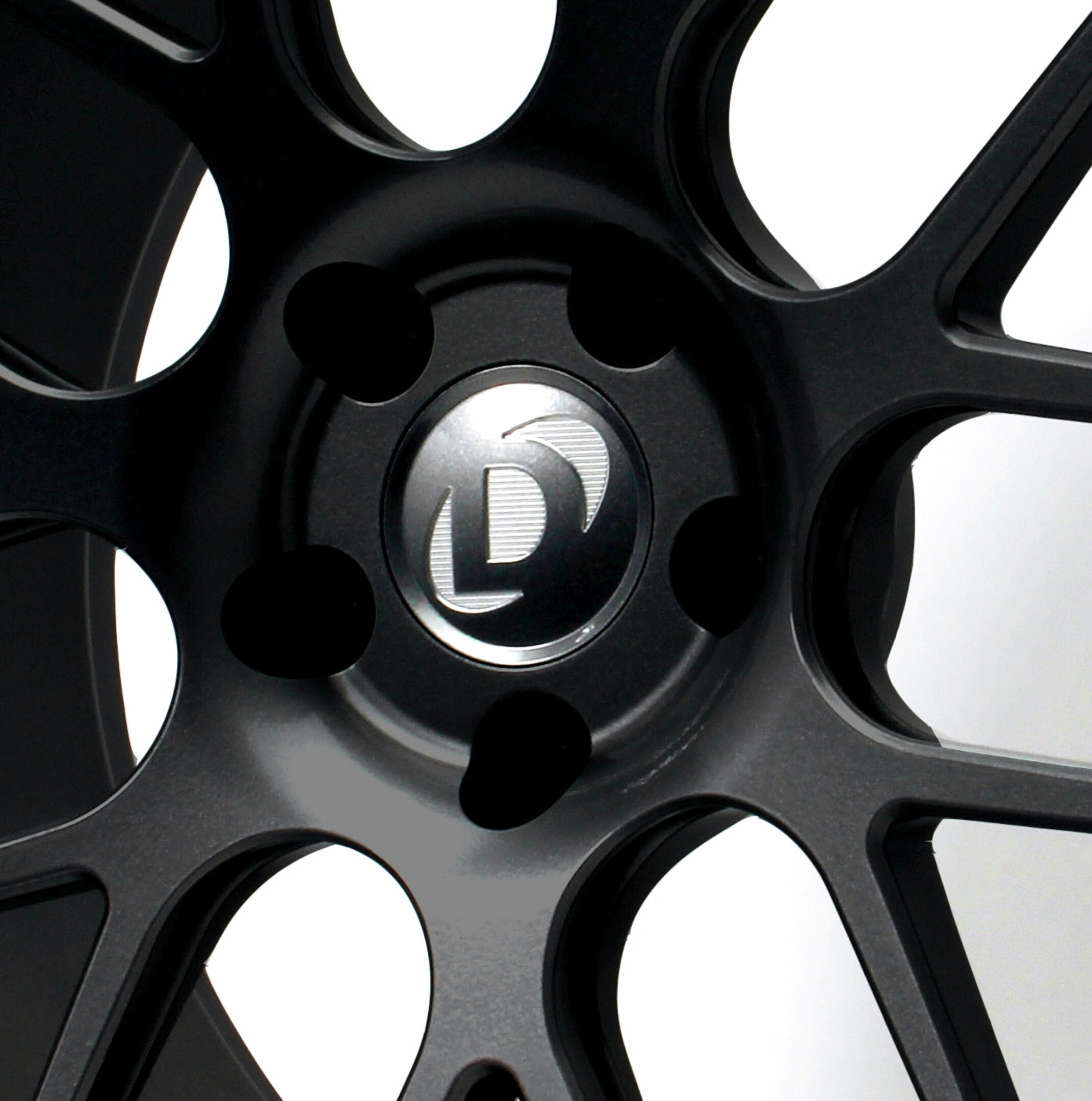 Dinan forgeline se1 performance wheel set for bmw m5 (f10) 2012-2016 - black - front 20x9. 5, rear 20x10. 5 3 Dinan forgeline se1 performance wheel set for bmw m5 (f10) 2012-2016 - black - front 20x9. 5, rear 20x10. 5 - image 3