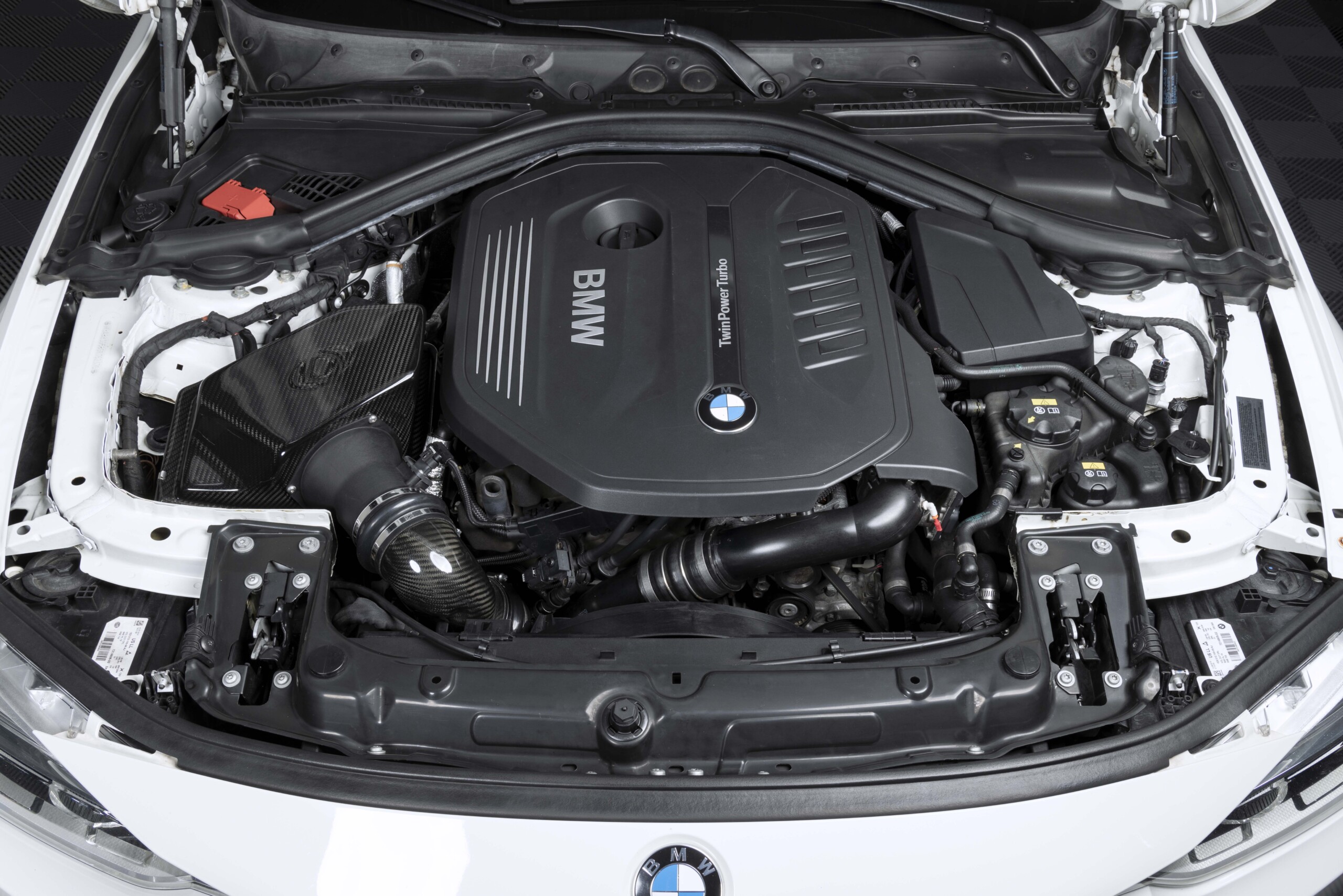 Dinan carbon fibre semi-open intake for bmw m240i/340i/440i (f22/f23/f30/f32/f33/f34/f36) 2016-2021 4 Dinan carbon fibre semi-open intake for bmw m240i/340i/440i (f22/f23/f30/f32/f33/f34/f36) 2016-2021 - image 4