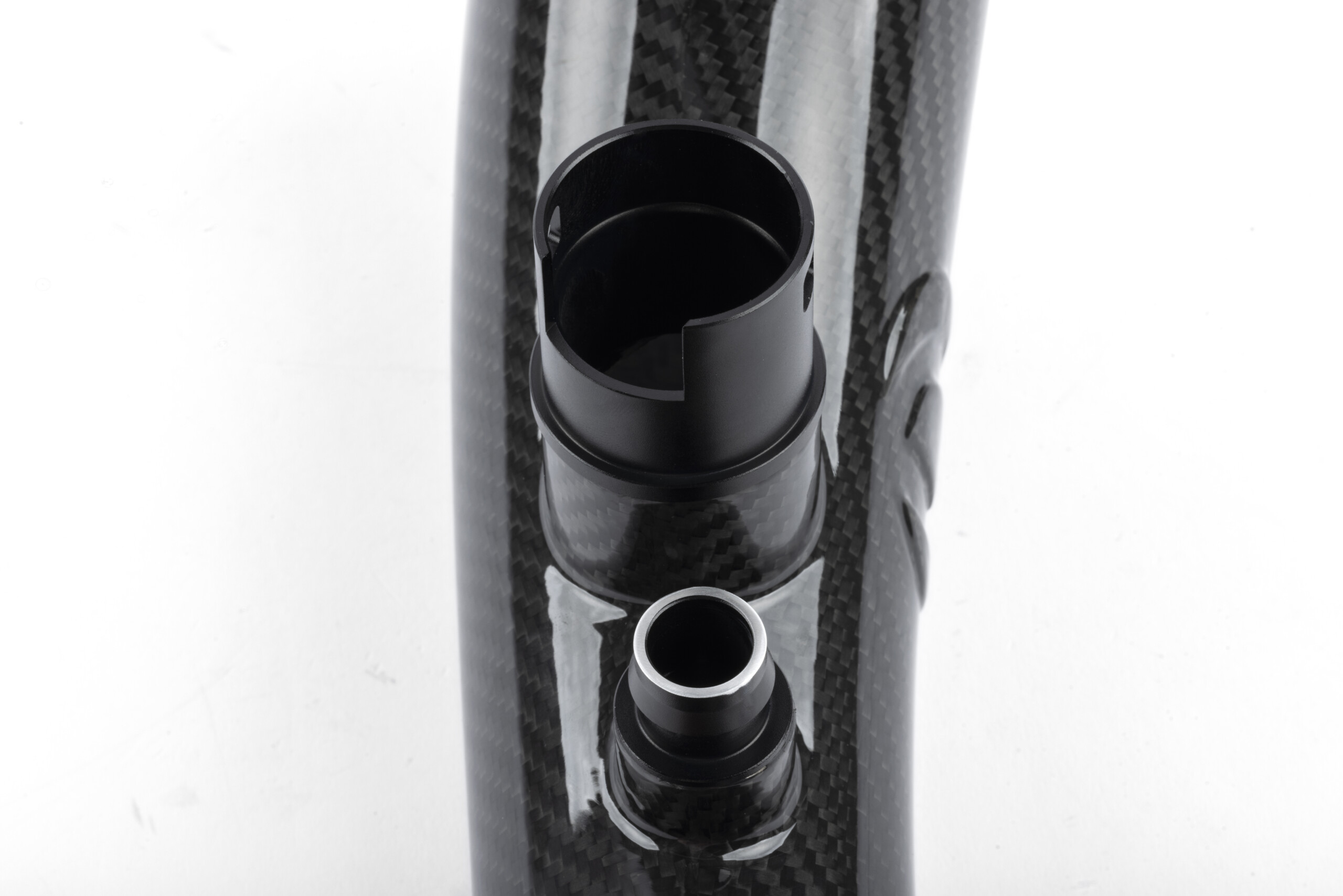 Dinan carbon fibre turbo inlet pipe for bmw 230i/330i/430i (g20/g22/g23/g26/g42) 2019-2025 3 Dinan carbon fibre turbo inlet pipe for bmw 230i/330i/430i (g20/g22/g23/g26/g42) 2019-2025 - image 3