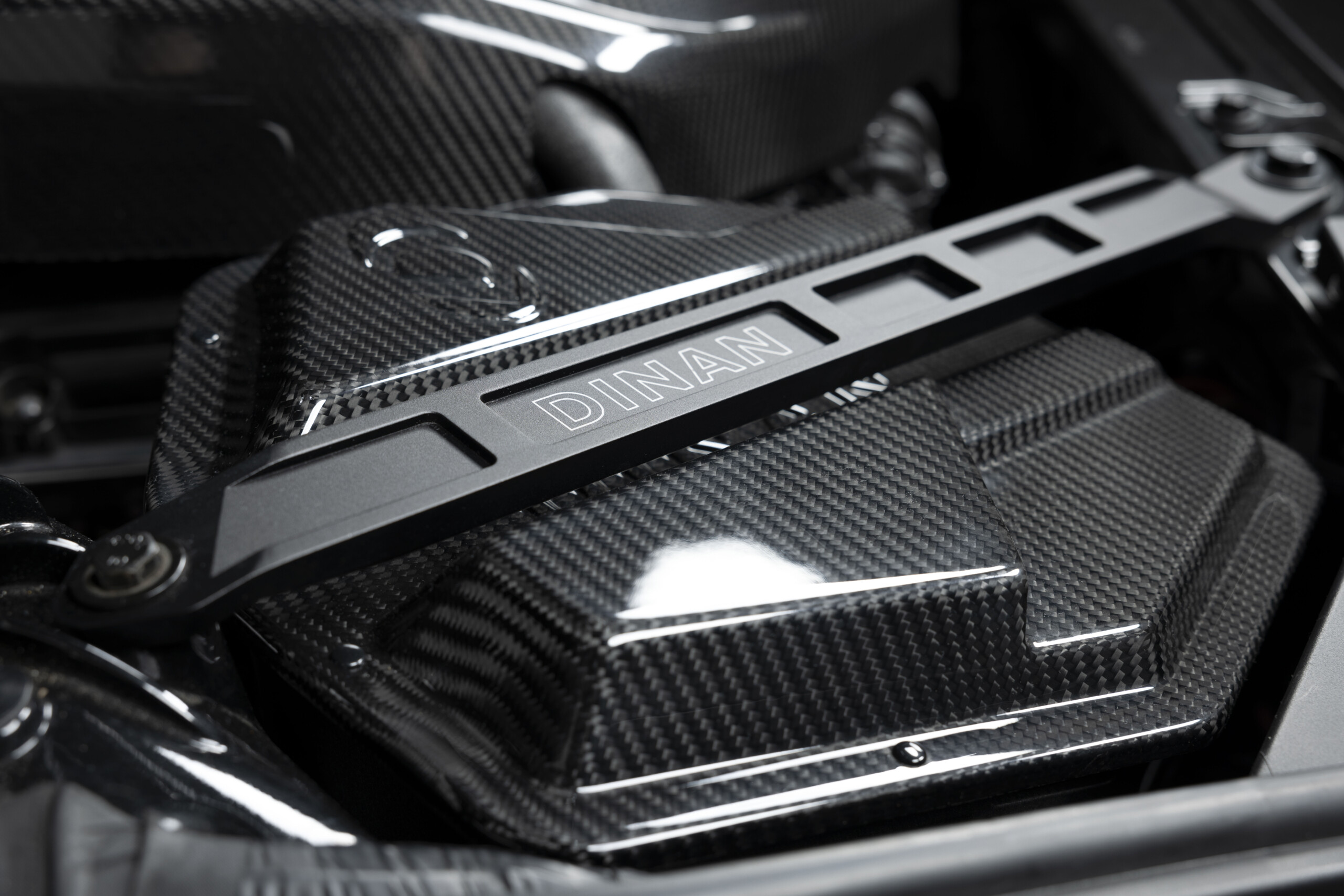 Dinan carbon fibre cold air intake for toyota gr supra (a90/a91) & bmw z4 m40i (g29) 2020-2025 19 Dinan carbon fibre cold air intake for toyota gr supra (a90/a91) & bmw z4 m40i (g29) 2020-2025 - image 19