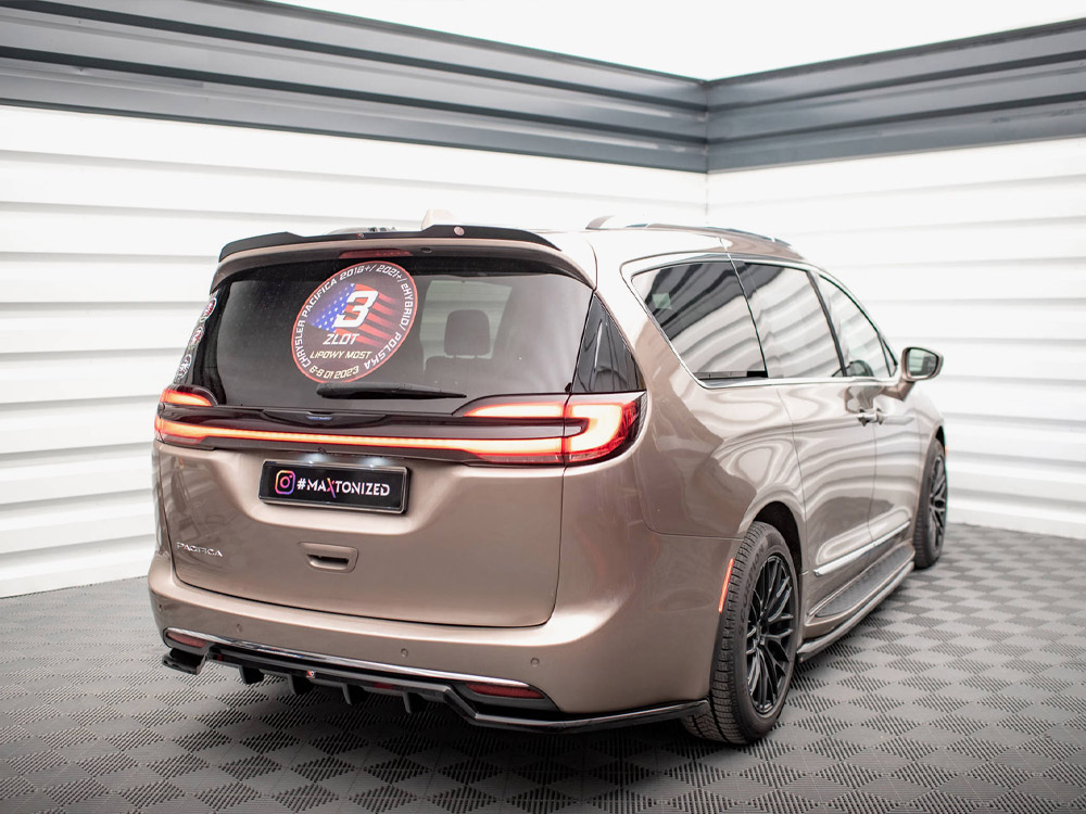 Maxton central rear splitter (vertical bars) chrysler pacifica mk2 2 Maxton central rear splitter (vertical bars) chrysler pacifica mk2 - image 2