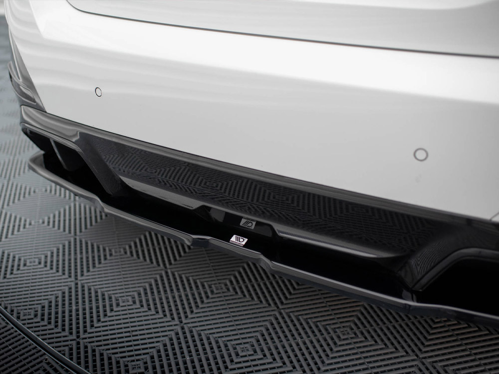 Maxton central rear splitter (vertical bars) v2 bmw i4 m-pack g26 5 Maxton central rear splitter (vertical bars) v2 bmw i4 m-pack g26 - image 5