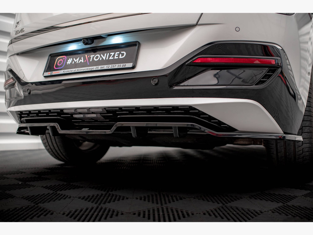 Maxton central rear splitter (vertical bars) kia ev6 gt-line mk1 4 Maxton central rear splitter (vertical bars) kia ev6 gt-line mk1 - image 4