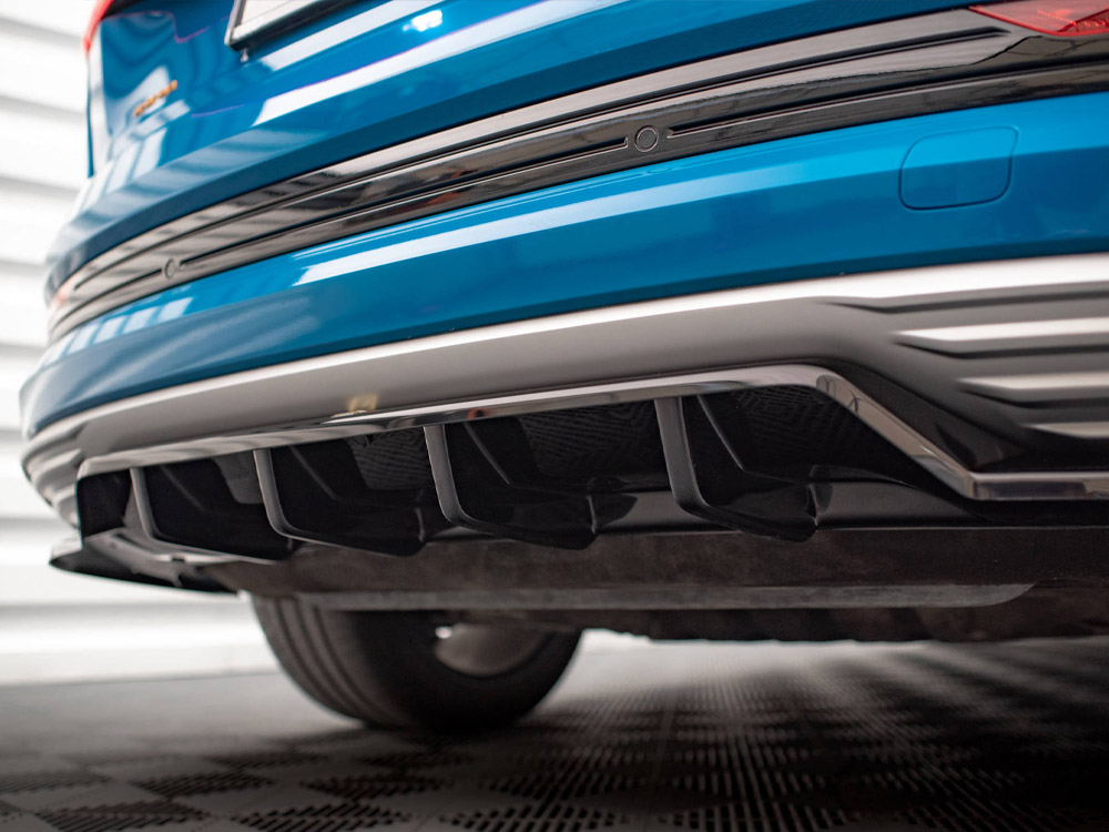 Maxton central rear splitter (vertical bars) audi e-tron 5 Maxton central rear splitter (vertical bars) audi e-tron - image 5