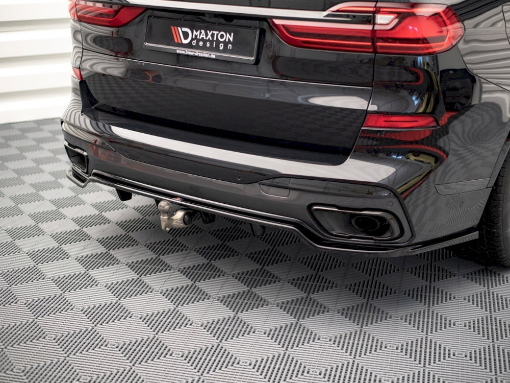 Maxton central rear splitter (vertical bars) bmw x7 m-pack g07 3 Maxton central rear splitter (vertical bars) bmw x7 m-pack g07 - image 3