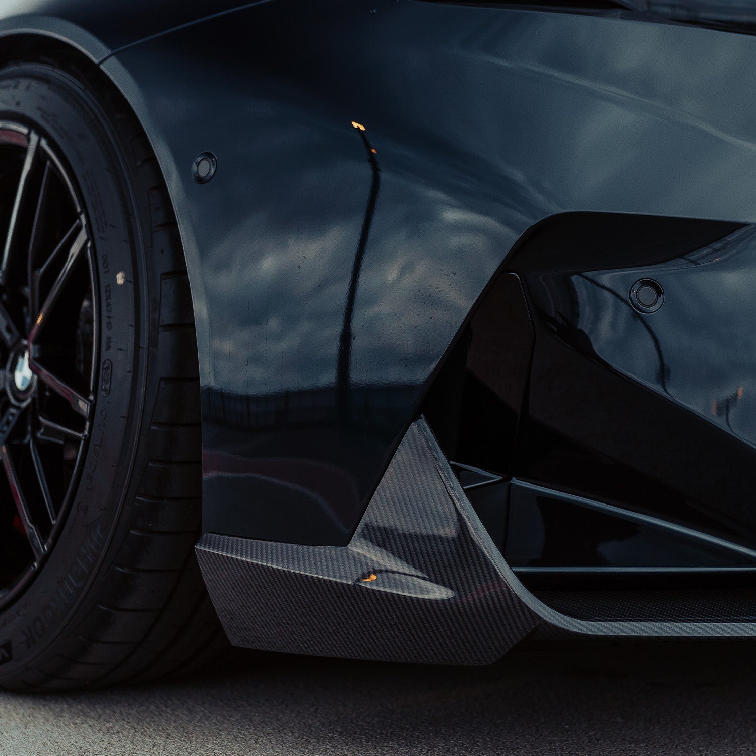 Mhc+ bmw g90 & g99 m5 pre preg carbon fibre performance style front splitter 5 Mhc+ bmw g90 & g99 m5 pre preg carbon fibre performance style front splitter - image 5