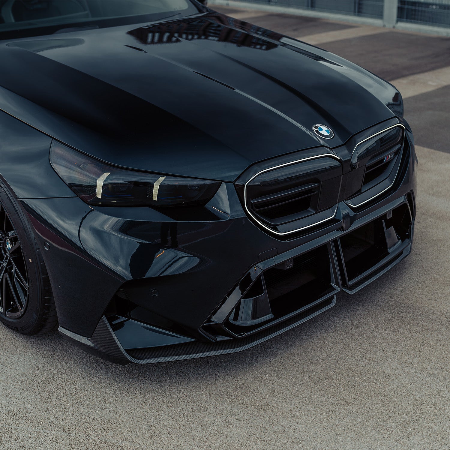 Mhc+ bmw g90 & g99 m5 pre preg carbon fibre performance style front splitter 6 Mhc+ bmw g90 & g99 m5 pre preg carbon fibre performance style front splitter - image 6