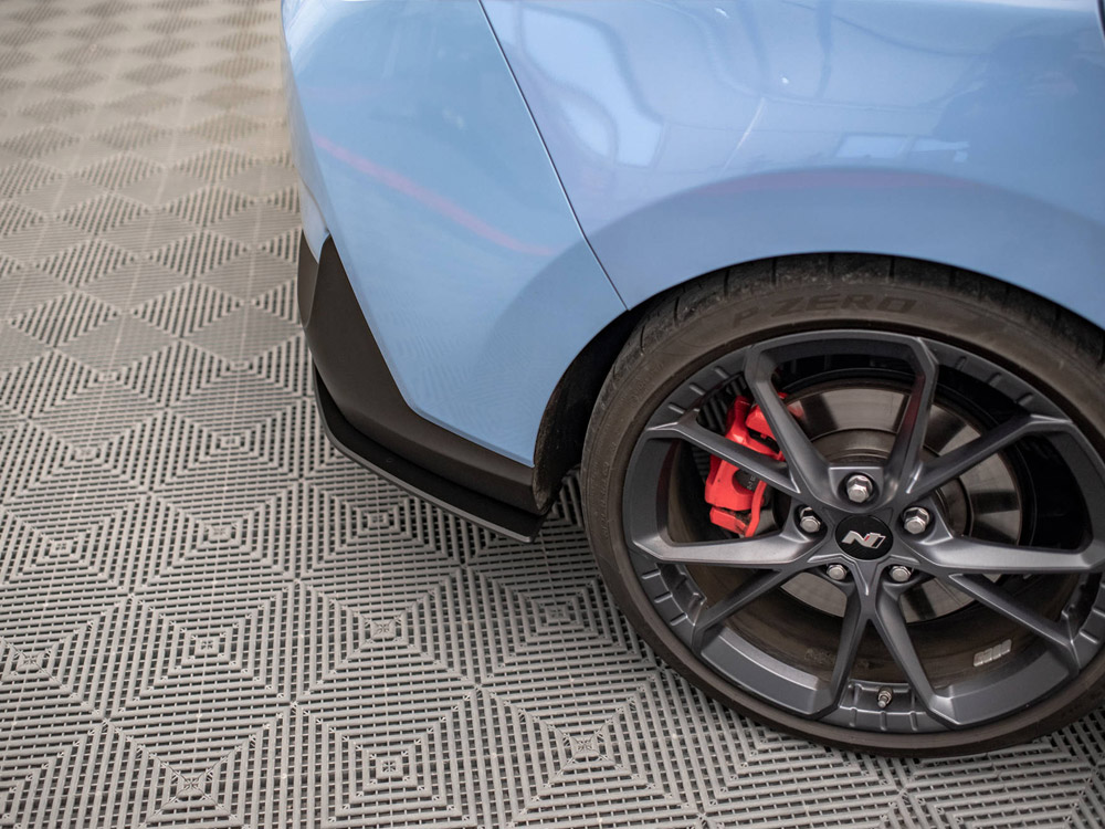 Maxton street pro rear side splitters for hyundai i30 n fastback mk3 facelift - black/red 4 Maxton street pro rear side splitters for hyundai i30 n fastback mk3 facelift - black/red - image 4