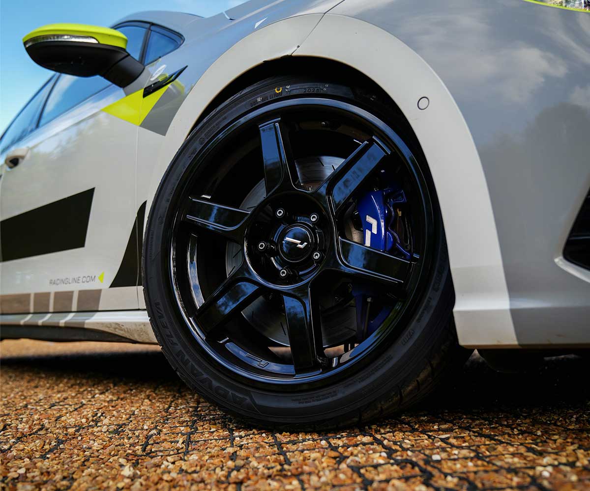 Racingline vwr r-06 18x8. 5 (et44) flow formed gloss black wheel 8 Racingline vwr r-06 18x8. 5 (et44) flow formed gloss black wheel - image 8