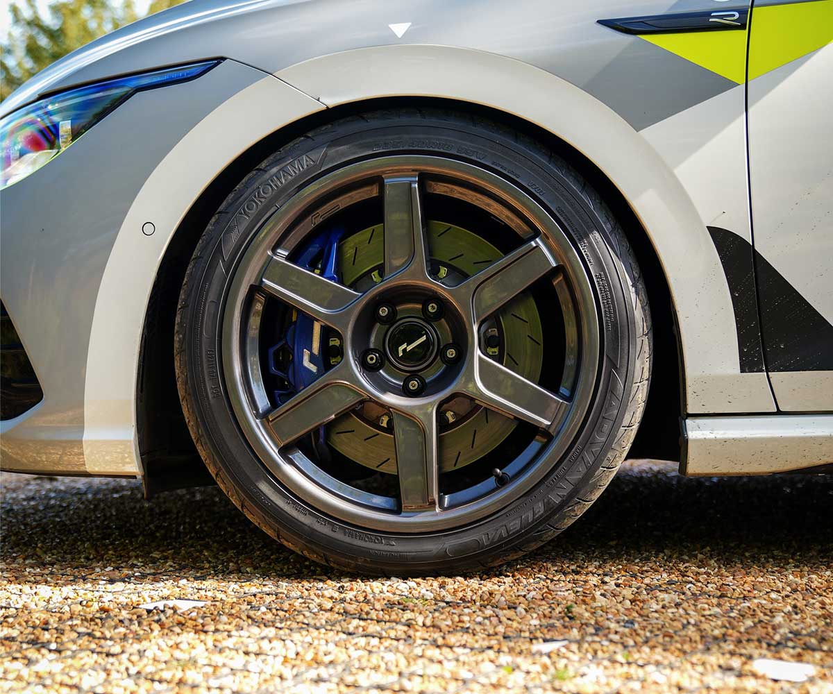 Racingline vwr r-06 18x8. 5 (et44) flow formed gloss gunmetal wheel 6 Racingline vwr r-06 18x8. 5 (et44) flow formed gloss gunmetal wheel - image 6